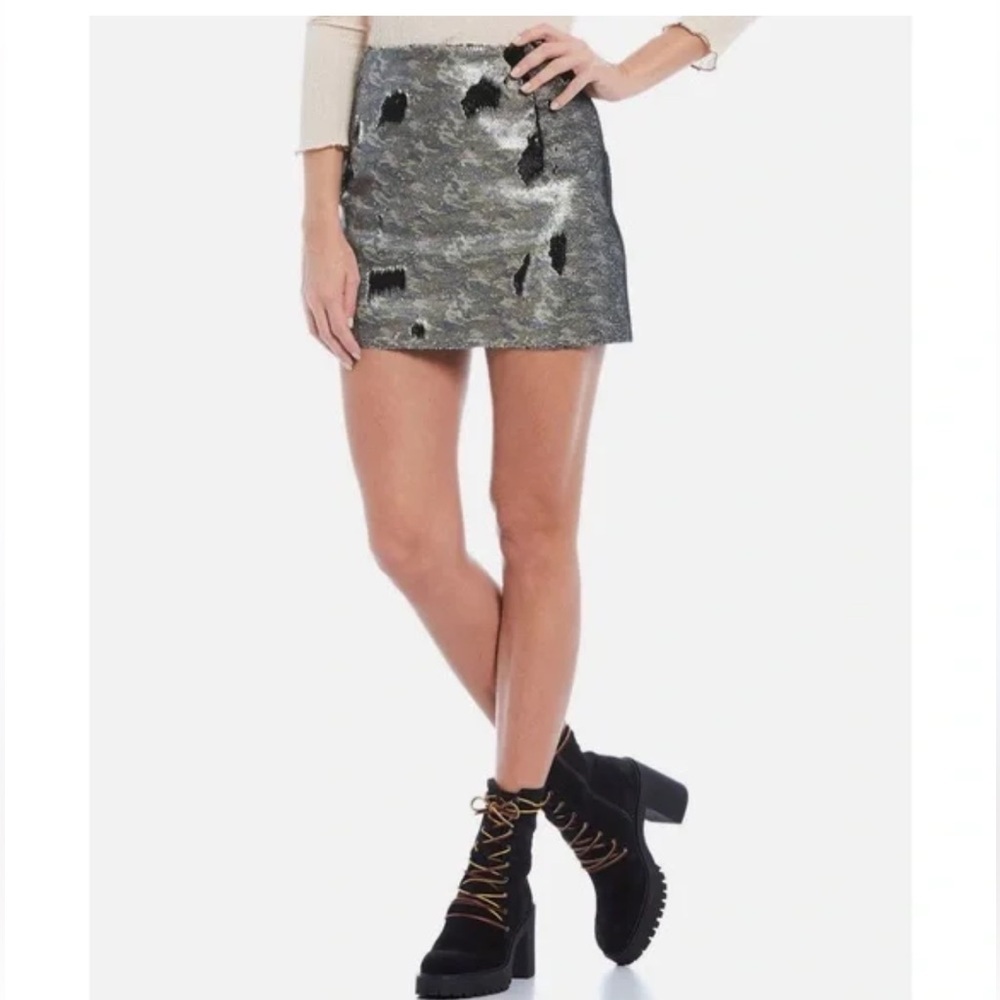 Free People Reversible Metallic Sequin Camo Print Party Mini Skirt Size 12 NEW